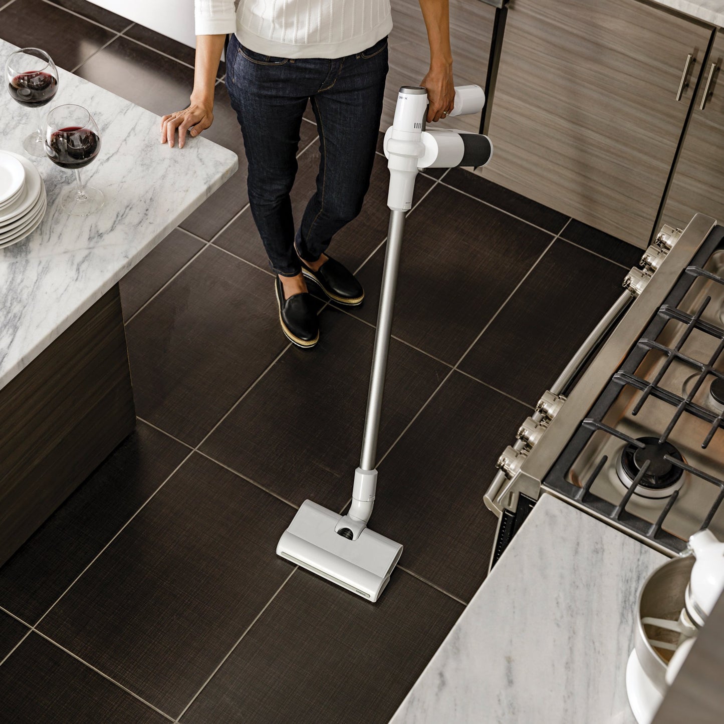 Cordless Vacuum with POD Technology - White